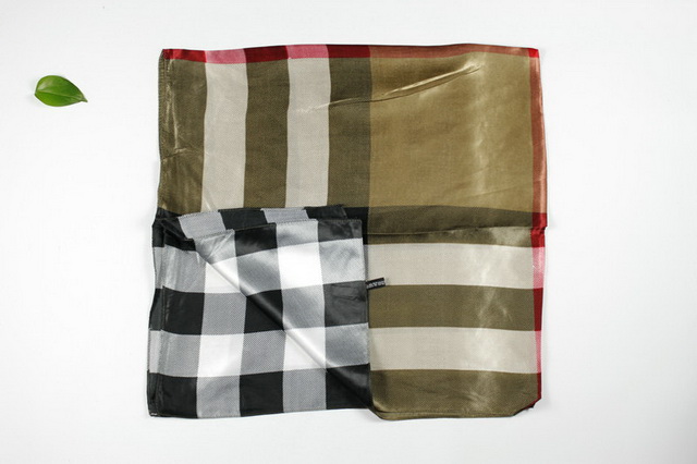 Burberry square scarf 04